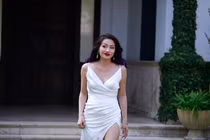 “Con gái Hoài Linh” khoe hình thể bốc lửa khiến fan đứng ngồi không yên