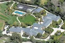 Chiếc vòi nước đặc biệt trong nhà nghệ sĩ “siêu vòng 3” Kim Kardashian