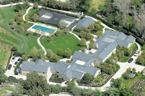 Chiếc vòi nước đặc biệt trong nhà nghệ sĩ “siêu vòng 3” Kim Kardashian