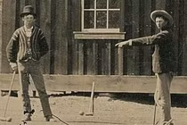 Mua ảnh cũ giá 2 đô, người đàn ông đổi đời tức thì