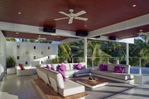 Ngủ ở resort này một đêm, khách “bay” một căn chung cư