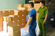 Phát hiện hơn 200.000 lọ thuốc kháng sinh 'dỏm' sắp bán cho người bệnh