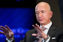 Lạ kỳ: Đại gia công nghệ thế giới lại dùng đồng hồ bình dân thế này