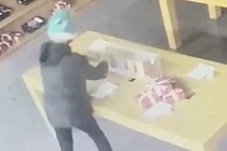 Tên trộm ngốc vượt mọi khó khăn để trộm thứ không ngờ