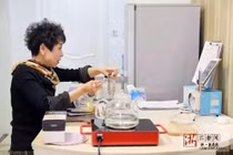 Cả gia đình sống ảo nhưng lại đút túi hàng chục tỷ đồng/năm