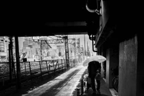 Rùng mình lệ bỏ cha mẹ già vào núi hoang... lựa chọn đáng sợ