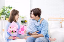 Kỳ quặc dịch vụ có thể thuê người khác... làm mẹ