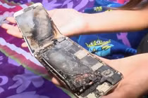 iPhone 6 bất ngờ phát nổ trên tay bé gái
