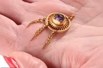 Dò kim loại, thấy báu vật của vua trị giá hơn 450 triệu đồng