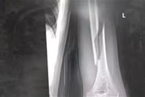 Mất ngủ, cha và con bày trò lạ, gặp chuyện kinh dị 