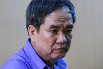 Bác sỹ bán ma túy cho con nghiện