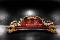 “Khối gỗ” tiền tỷ sang chảnh, ngồi một chút vàng bao quanh người