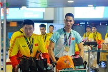 Những “Người hùng” Pencak Silat về nước trong vòng tay người hâm mộ