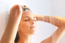 3 việc không làm trước khi tắm kẻo đột qụy hối không kịp