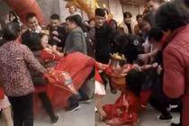 Chuyện lạ hôm nay: Cô dâu đánh đấm nhà trai vì lý do khó tin