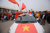 Những “siêu xe” độc cổ vũ tuyển Việt Nam đánh bại Malaysia