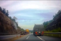 Xác minh xe container cố tình đi ngược chiều cao tốc dài nhất Việt Nam