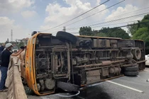 Chiếc xe đen đủi, gặp nạn 2 lần trên quốc lộ