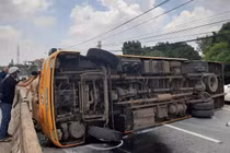 Chiếc xe đen đủi, gặp nạn 2 lần trên quốc lộ