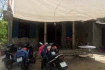 Nghi can giết con 4 tháng tuổi dã man tại nhà ra đầu thú