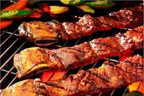 Cô gái 17 tuổi cấp cứu vì ăn thịt nướng, chuyên gia chỉ ra 4 điều cấm kỵ