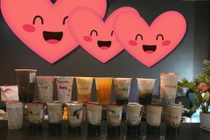 Sếp mua 23 cốc trà sữa tặng sinh nhật 23 tuổi cho nhân viên