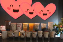 Sếp mua 23 cốc trà sữa tặng sinh nhật 23 tuổi cho nhân viên