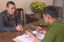 Tạm giữ kẻ cho vay cắt cổ, dọa chặt tay con nợ