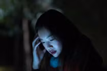 Sốc ngất tình địch gọi điện đến nhà nghỉ “nhận lại chồng” và dạy “cách giữ chồng”