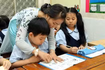 Đánh học sinh, phạt tiền: “Giáo viên không phải đi buôn trốn thuế”