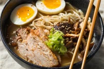 Tên trộm kỳ quặc, lẻn vào cửa hàng trộm thứ khó tin này