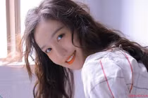 Sao nữ 9X vào tù vì lăng mạ cảnh sát và gây rối ở nhà ga 