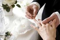 Cánh mày râu trả lời câu hỏi: “Nếu lựa chọn lại bạn có muốn kết hôn?” 