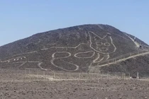 Bí ẩn loạt hình vẽ mặt đất khổng lồ gây “nhức não” cả thiên tài 