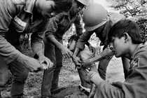 Loạt hình ám ảnh về chiến tranh Việt Nam của A. Abbas (2)