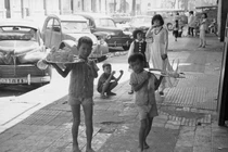 Đời thường Sài Gòn năm 1966 qua ảnh của Donald F. Harrison