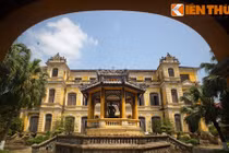 Soi cung điện cực tráng lệ của vua Khải Định ở Huế