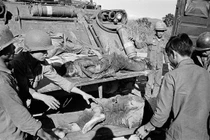 Loạt hình ám ảnh về chiến tranh Việt Nam của A. Abbas (1)