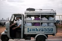 Sài Gòn năm 1969 cực sinh động qua ảnh của John Rellis