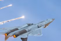 Su-57 Nga mạnh gấp bội khi tích hợp khả năng "bắn tỉa trên không"