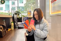 Người trẻ kiếm tiền mùa Tết, người "nhặt" từng đồng lẻ, người trúng đậm