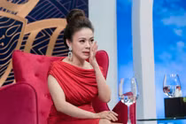 Nữ ca sỹ từng phải qua Trung Quốc bán quần áo kiếm sống là ai?