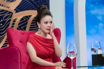 Nữ ca sỹ từng phải qua Trung Quốc bán quần áo kiếm sống là ai?