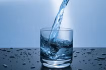 Cách cơ thể phản ứng khi bạn không uống đủ nước