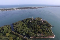 Khám phá "hòn đảo ma" bí ẩn từng chôn cất 160.000 thi thể