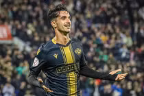 Cầu thủ lập hat-trick vào lưới Barca có gì đặc biệt