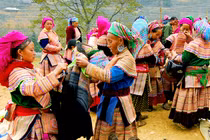 Chợ phiên vùng cao tại Làng Văn hóa - Du lịch các dân tộc Việt Nam