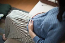 Vợ mang thai mắc Covid-19, chồng "sơ tán" ngay sang nhà bố mẹ