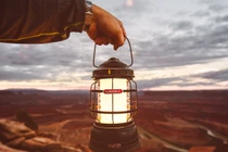 Sống trên đời hãy học cách buông bỏ thì mới mong yên ổn 