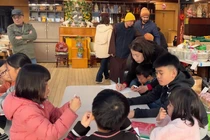 Tuyển nữ Việt Nam tặng quà ý nghĩa cho ngôi chùa tại New Zealand